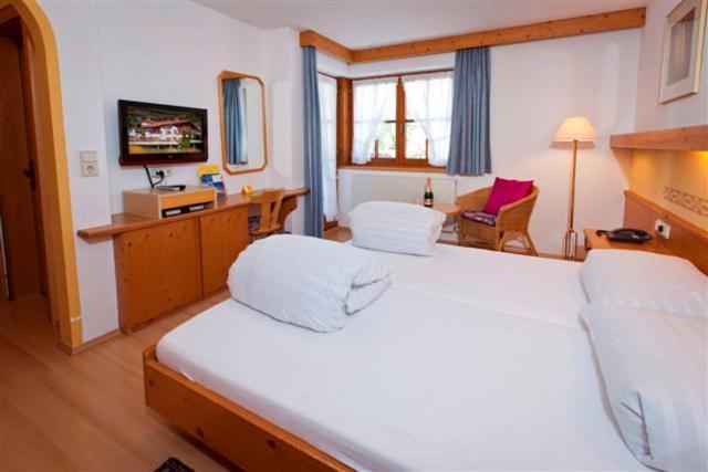 Hotel Berghof Nauders Bagian luar foto